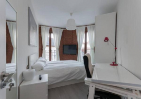 Live MADRID in this rustic apartment